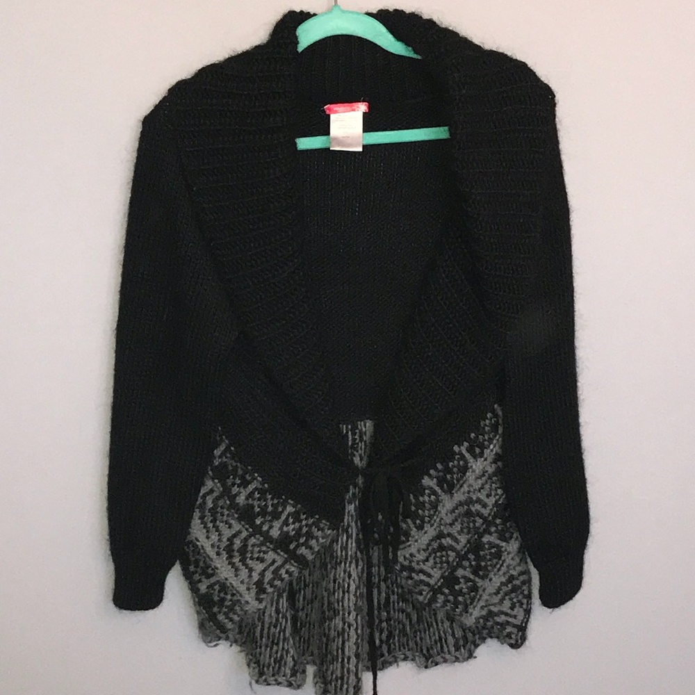 Fabiola Sweater. Super soft! Rounded Bottom Back